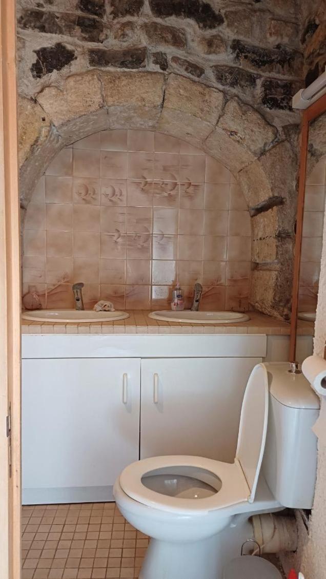 Appartement Chaleureux Dans Une Maison En Pierre Mireval Kültér fotó
